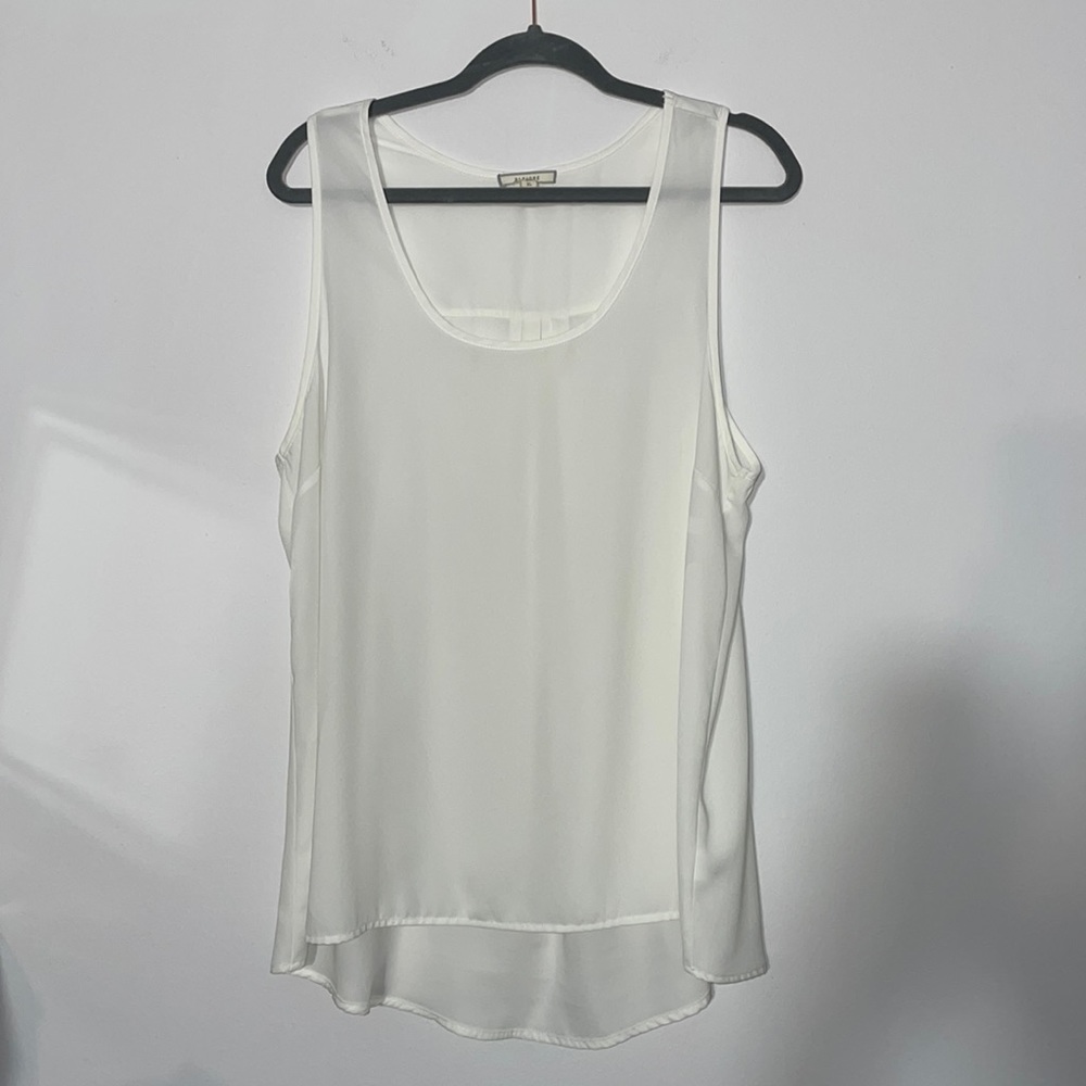 Pleione solid white sheer high low size women’s XL
